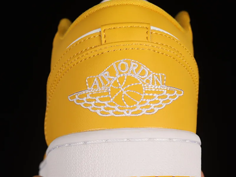 All categories Air Jordan Jordan series basketball shoes Air Jordan 1 Low Z version Air Jordan 1 Low AJ1 Joe 1 white and yellow low-top cultural and leisure sports sneakers 553558-171